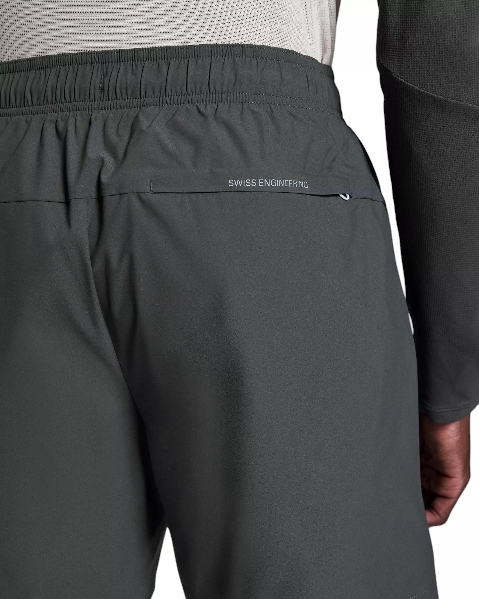 ON Men's 5" Core Running Shorts